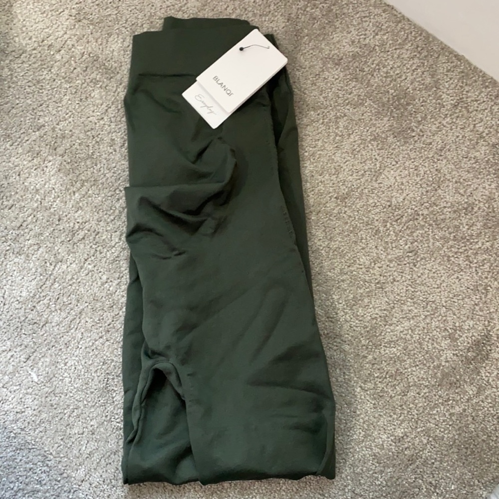 New with tag maternity pants